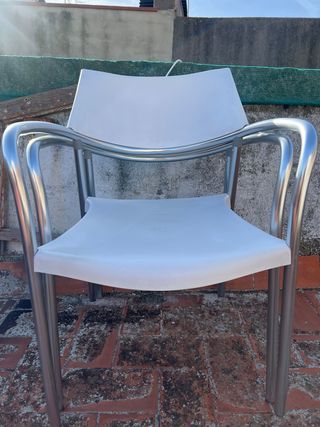 Sillas Vinçon brazos metal y plástico