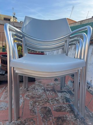 Sillas Vinçon brazos metal y plástico