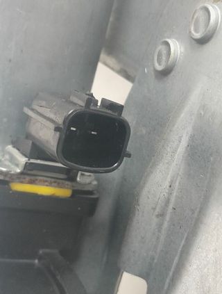 Elevalunas delantero derecho dacia sandero 1154925