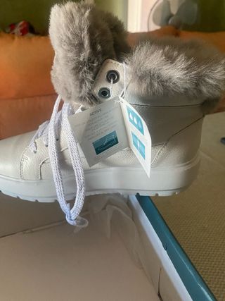 Zapatillas blancas con pelo