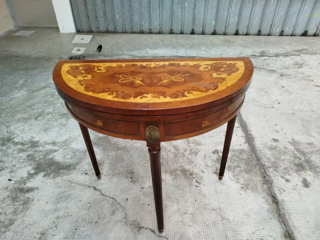 Tavolo da gioco antico in legno