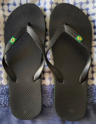 Chanclas Playeras Negras con Bandera Brasil