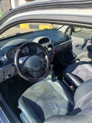 Renault Clio 2001