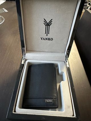Cartera YANKO Piel Negra a estrenar.