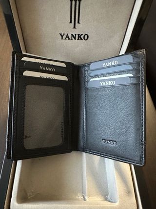 Cartera YANKO Piel Negra a estrenar.