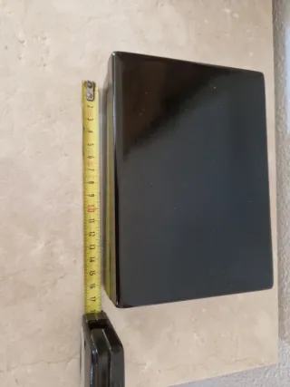 Caja de madera lacada negra