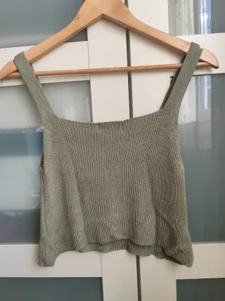 Top corto verde oliva