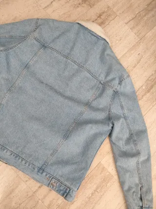 Chaqueta vaquera con borrego