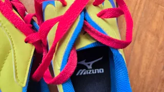 Scarpe da calcetto Mizuno gialle e blu
