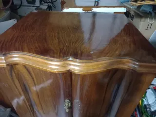 2 comodini antichi in legno