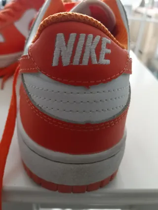 Zapatillas Nike Mujer Naranja y Blanco