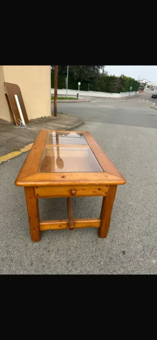 Tavolo da centro in legno massello e pannelli in vetro