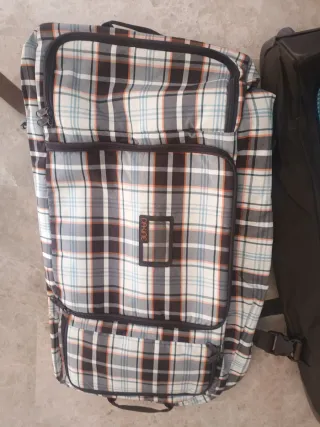 Maleta con ruedas Dakine