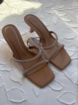 Sandalias Stradivarius tacón bajo, brillo,talla 37