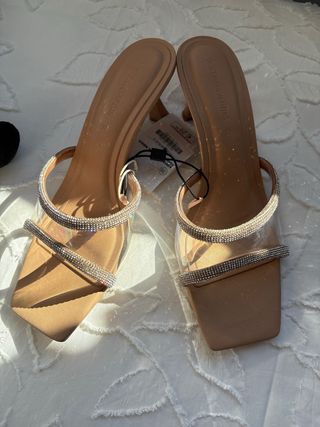 Sandalias Stradivarius tacón bajo, brillo,talla 37