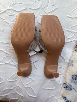 Sandalias Stradivarius tacón bajo, brillo,talla 37