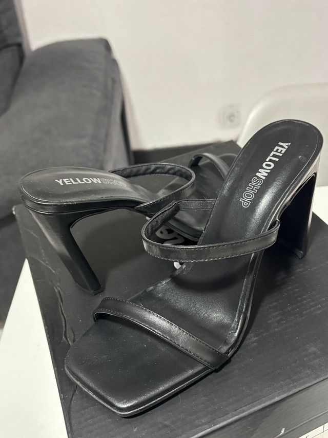 Sandalias Yellow shop Negras Tacón Bloque