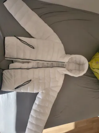 Chaqueta Bershka acolchada capucha Talla S