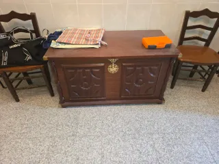 Baúl antiguo portugués de madera