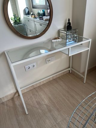 Tocador y silla de metal bertoia