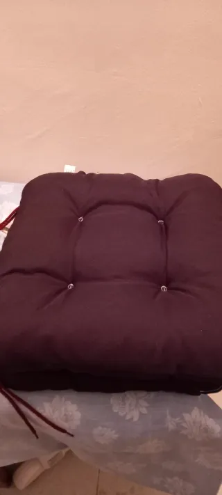 2 cojines para silla morado y rojo. 38x38 cm.