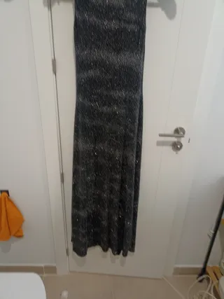 Vestido de fiesta plateado y negro