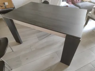 Mesa extensible de comedor negro ceniza + 5 sillas