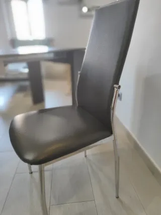 Mesa extensible de comedor negro ceniza + 5 sillas