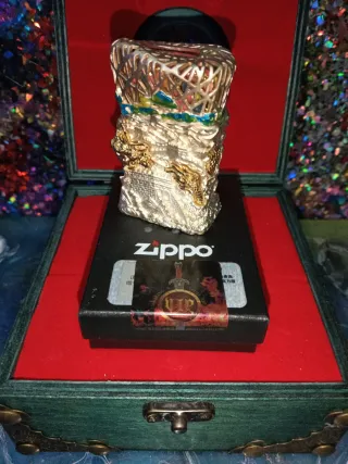 Zippo original "Fashion en blanco y oro" A mano