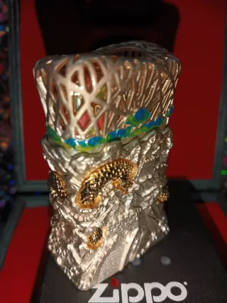 Zippo original "Fashion en blanco y oro" A mano