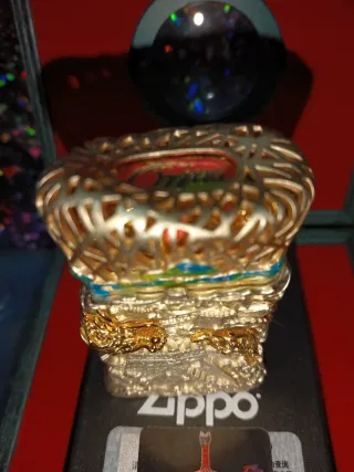 Zippo original "Fashion en blanco y oro" A mano