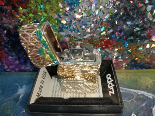 Zippo original "Fashion en blanco y oro" A mano