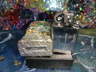 Zippo original "Fashion en blanco y oro" A mano