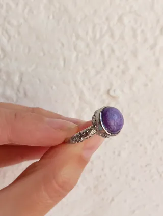 Anillo Mineral Charoita natural Ajustable