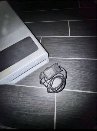 Rialzo monitor + 4 porte USB + ricarica wireless