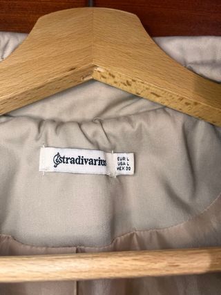 Gabardina Stradivarius Beige