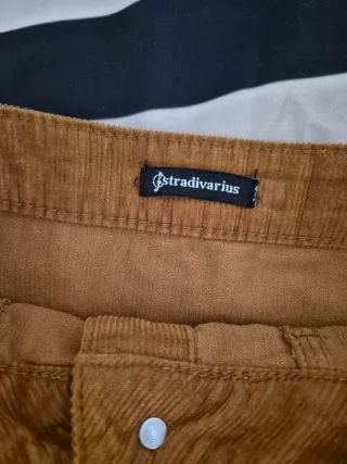 Falda pana Stradivarius marrón