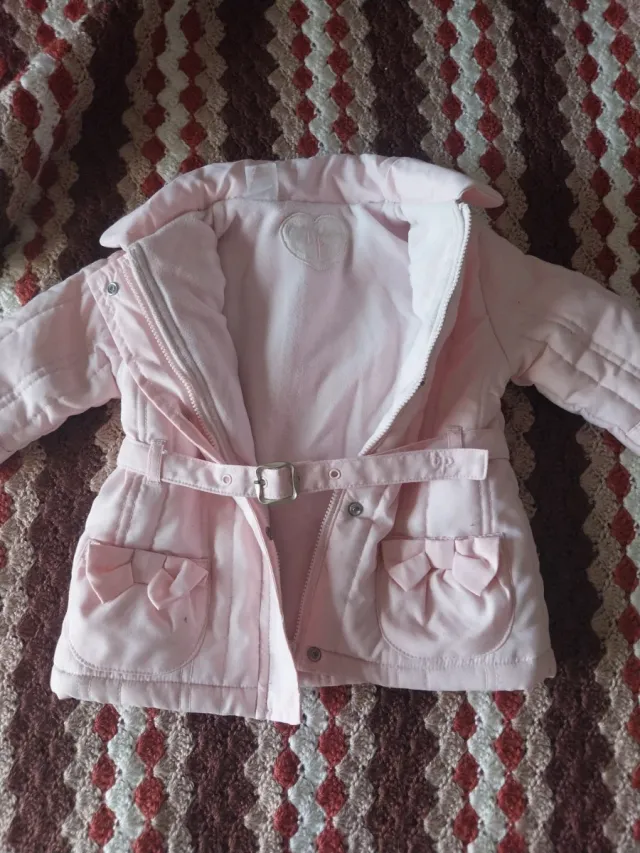 Chaqueta bebé rosa con lazos