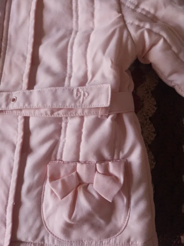 Chaqueta bebé rosa con lazos