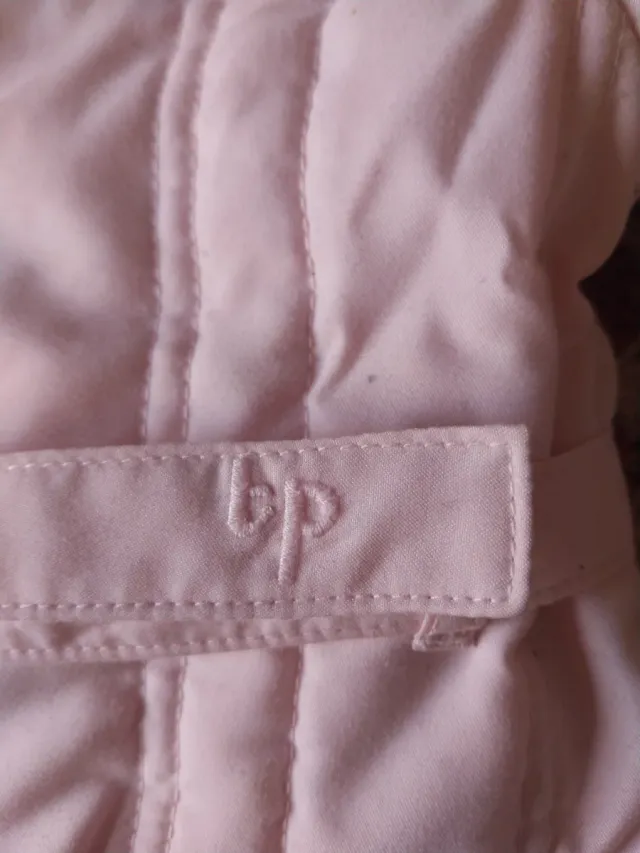 Chaqueta bebé rosa con lazos
