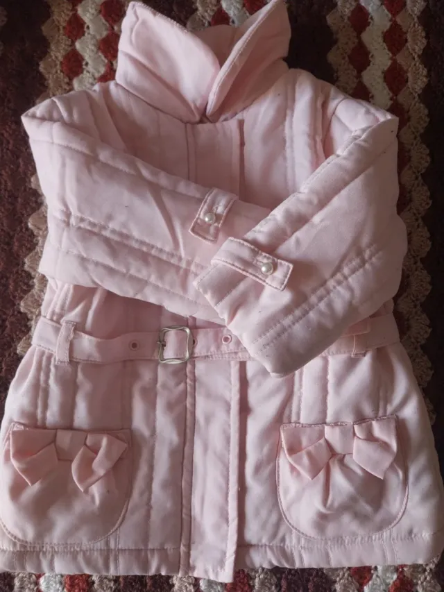Chaqueta bebé rosa con lazos