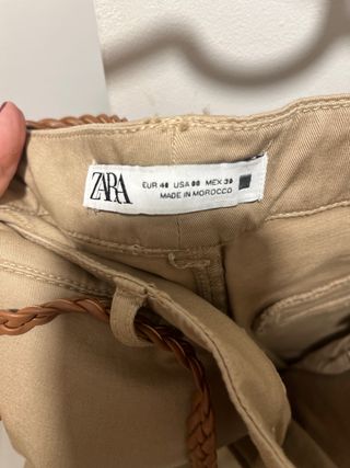 Pantalón Zara Beige con Cinturón Trenzado