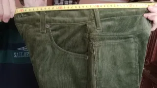 Pantalón pana Levi's vintage verde