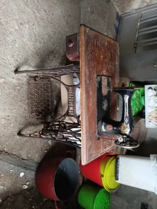 Máquina de coser Singer antigua