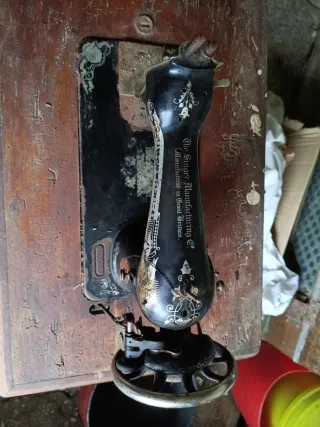 Máquina de coser Singer antigua