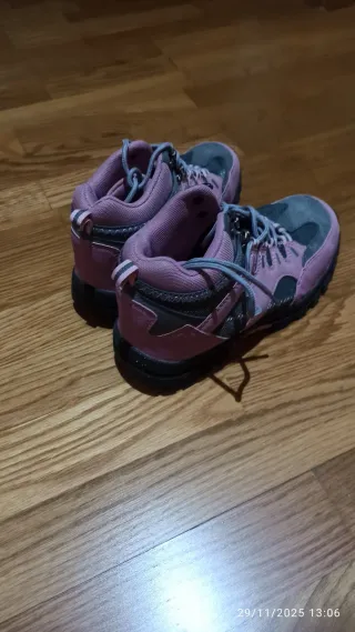 Botas de montaña niña talla 37