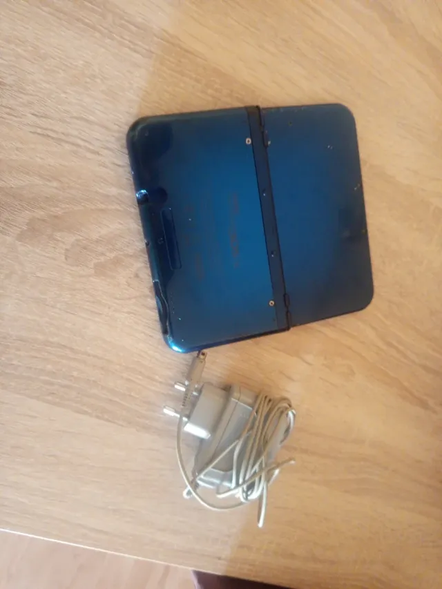Nintendo 3DS Azul con Cargador Original