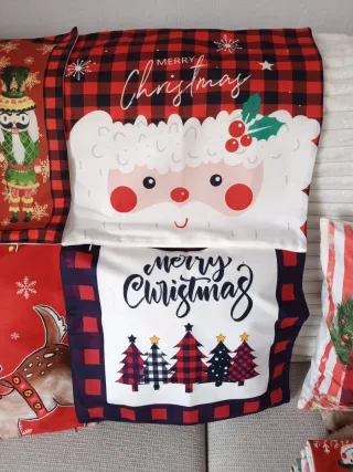 4 Fodere per Cuscini di Natale con Babbo Natale, Renna e Schiaccianoci