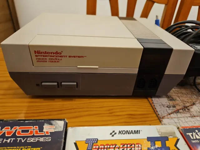 Console Nintendo NES + 4 Giochi