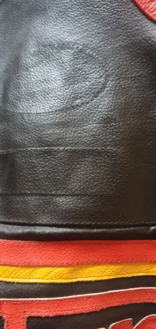 Chaqueta Racing Negra y Roja